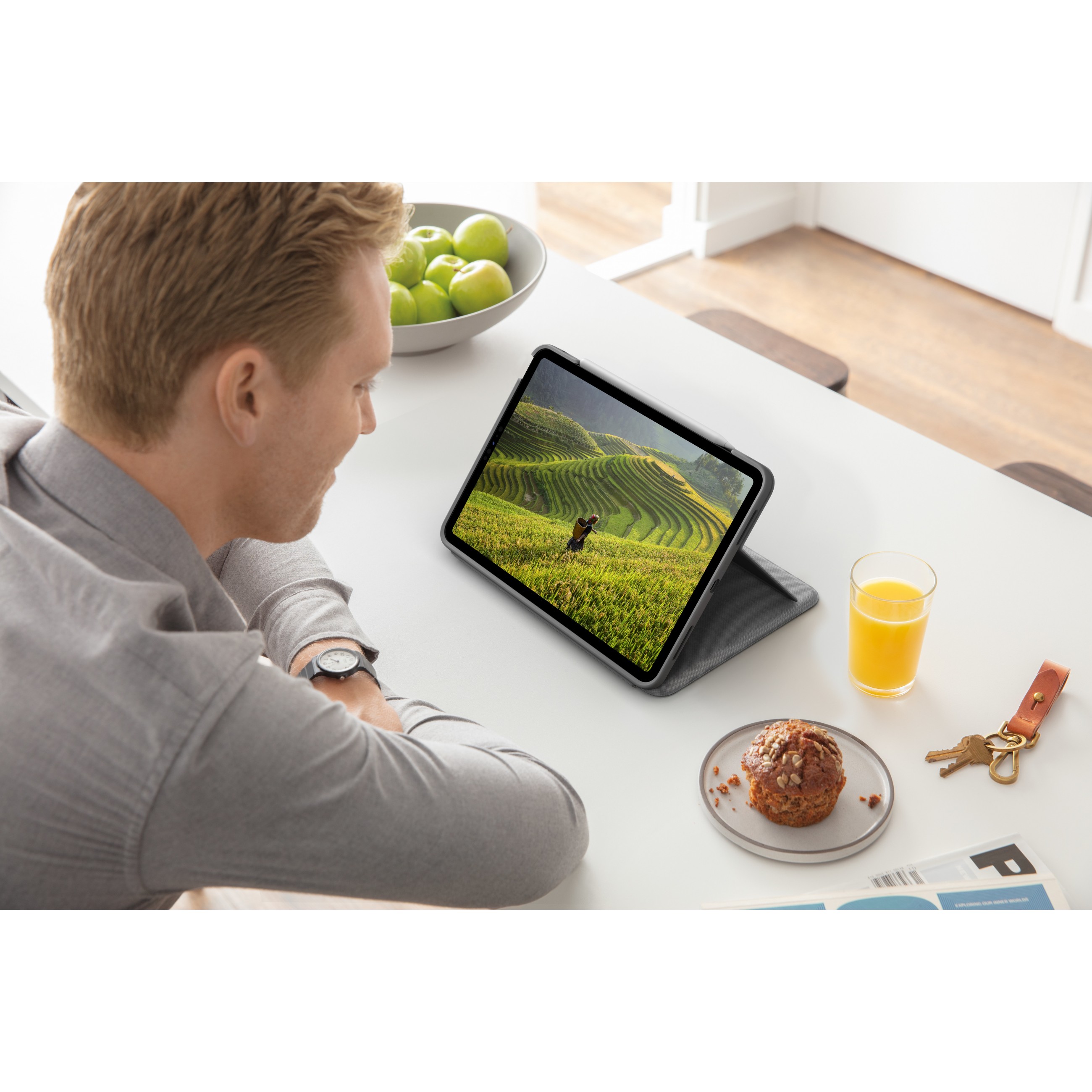 Tipkovnica LOGITECH Folio Touch s futrolom i trackpadom, QWERTZ, njemački, oxford siva – internacionalna non HR tipkovnica-10