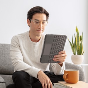 Tipkovnica LOGITECH Folio Touch s futrolom i trackpadom, QWERTZ, njemački, oxford siva – internacionalna non HR tipkovnica-14