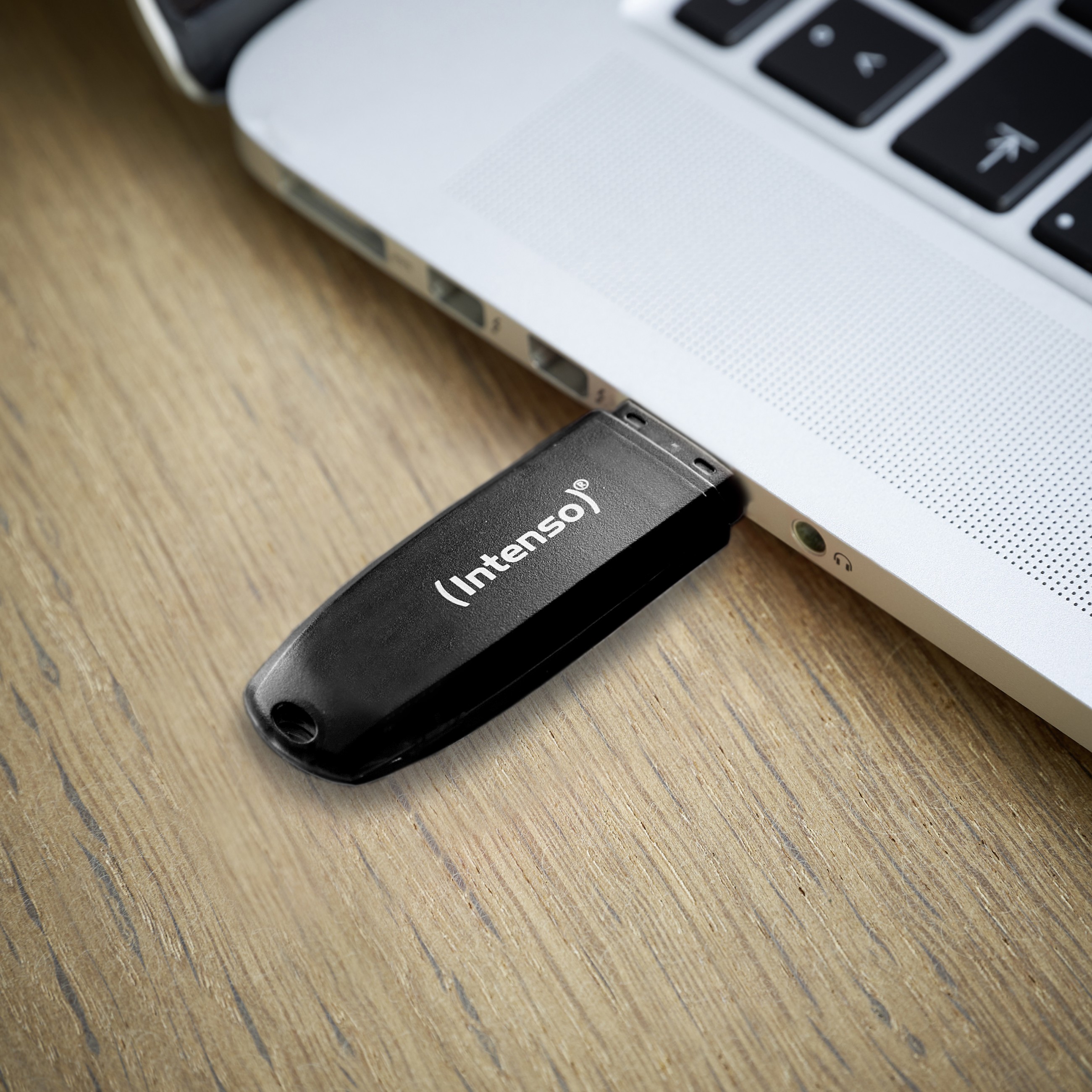USB flash drive INTENSO Speed Line 256 GB-4