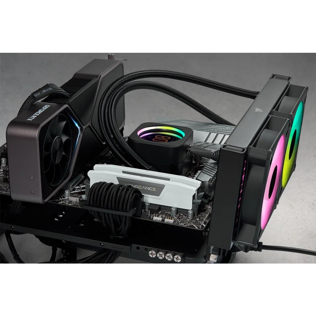 RAM CORSAIR D5 5600 32GB C40 Vengeance RGB K2-4