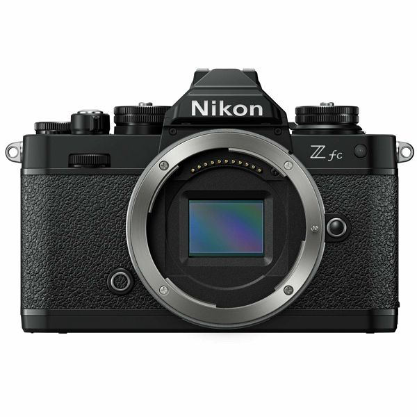 Fotoaparat NIKON Z fc + Z DX 18-140mm f/3.5-6.3 VR crna