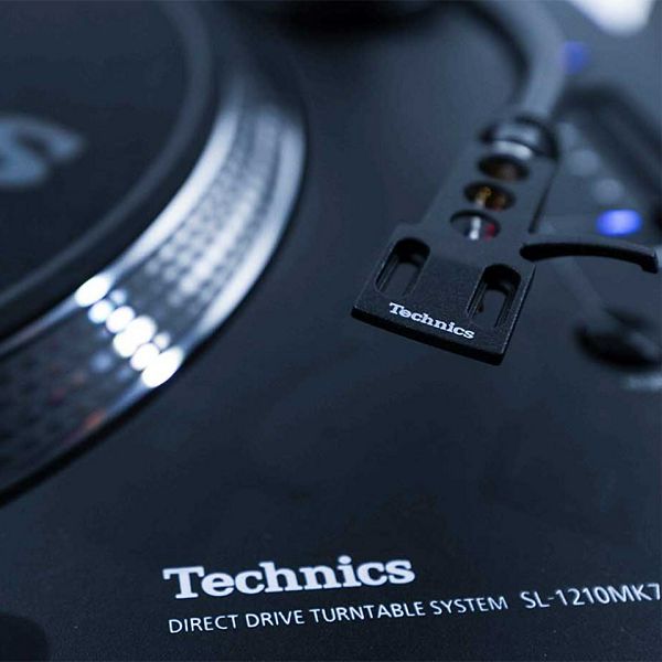 Gramofon TECHNICS SL-1210 MK7EG crni-6
