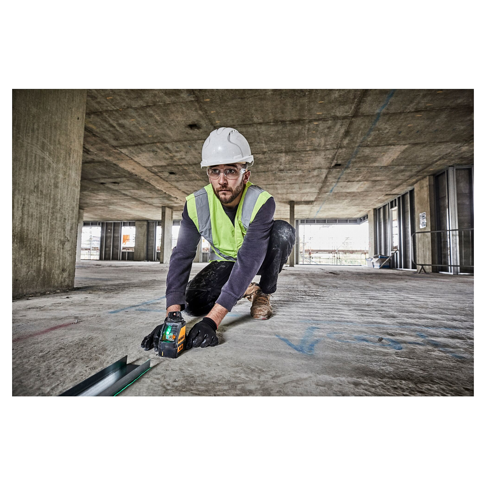 Laserski nivelir DeWALT DW088CG (linijski, 30 m)-7