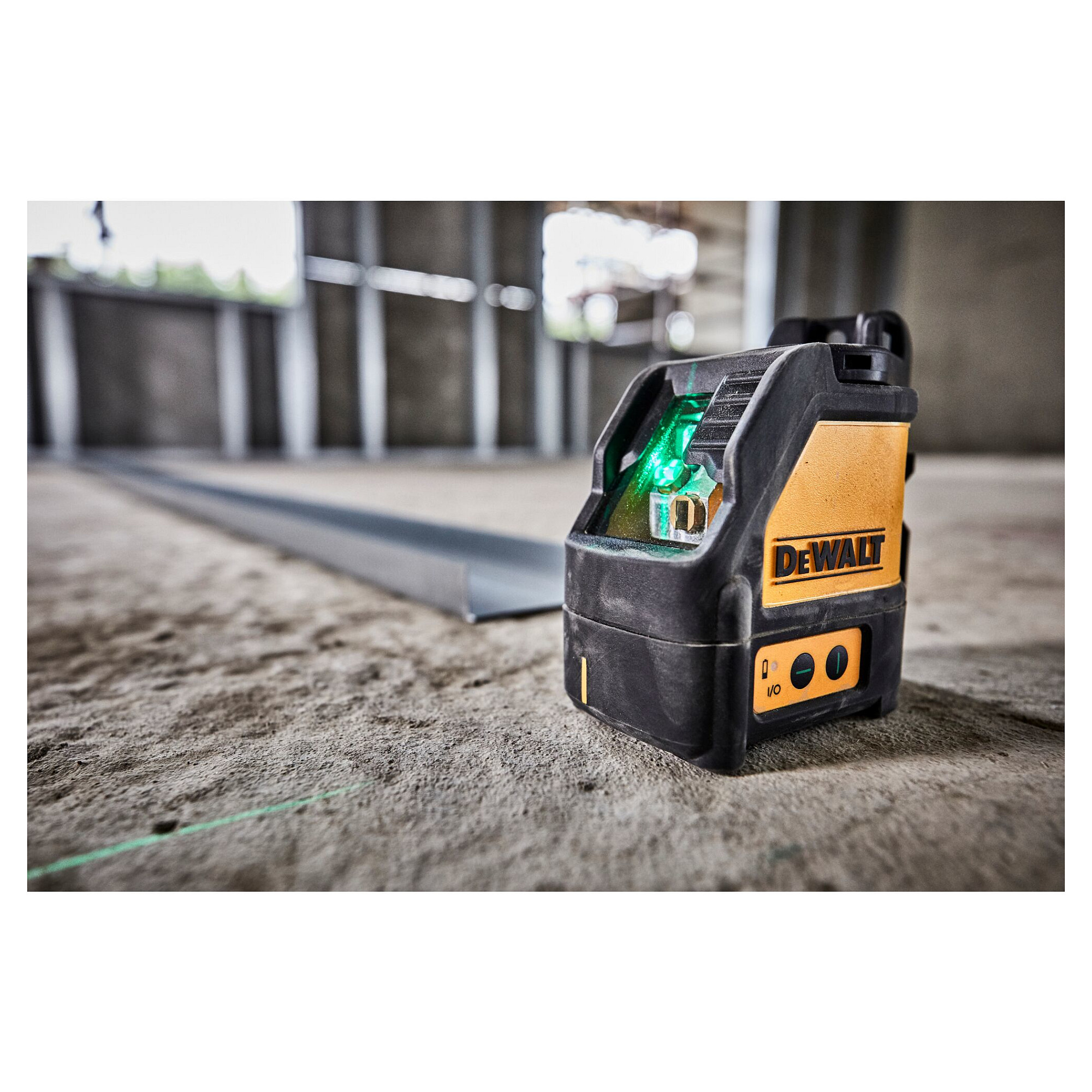 Laserski nivelir DeWALT DW088CG (linijski, 30 m)-8