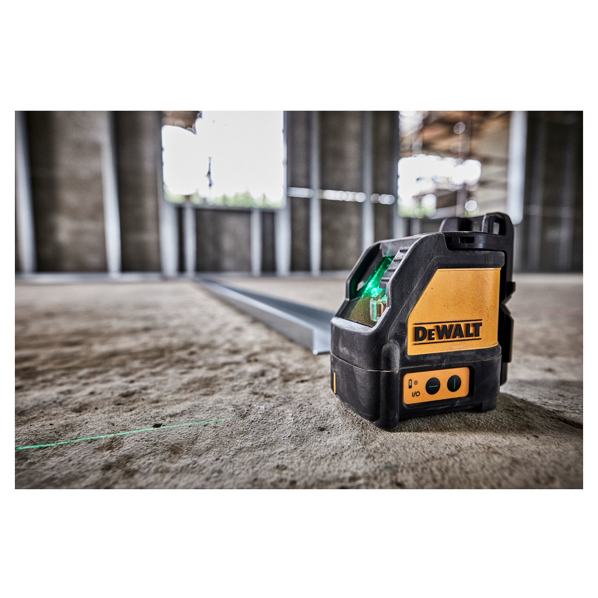 Laserski nivelir DeWALT DW088CG (linijski, 30 m)-9
