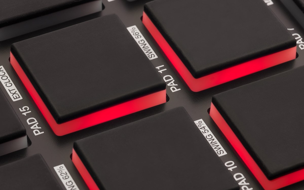 Pad kontroler AKAI MPD 218 (MIDI, USB) crni-3