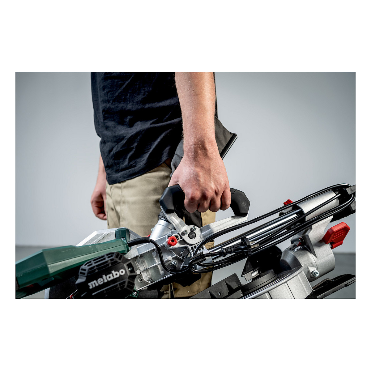 Potezna pila METABO KGS 305 M (2000W, 305mm)-10