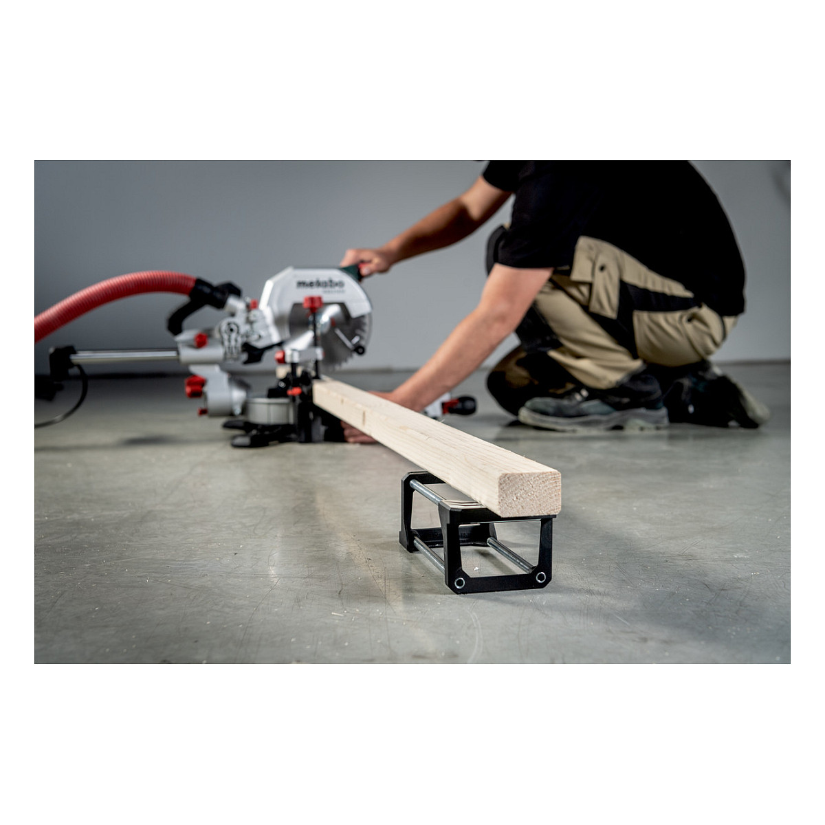 Potezna pila METABO KGS 305 M (2000W, 305mm)-8