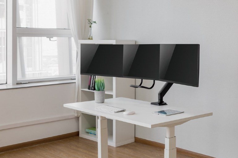 Podesiva ruka za monitor GEMBIRD MA-DA3-03 (tri monitora, 17”-27”, do 6 kg)-9