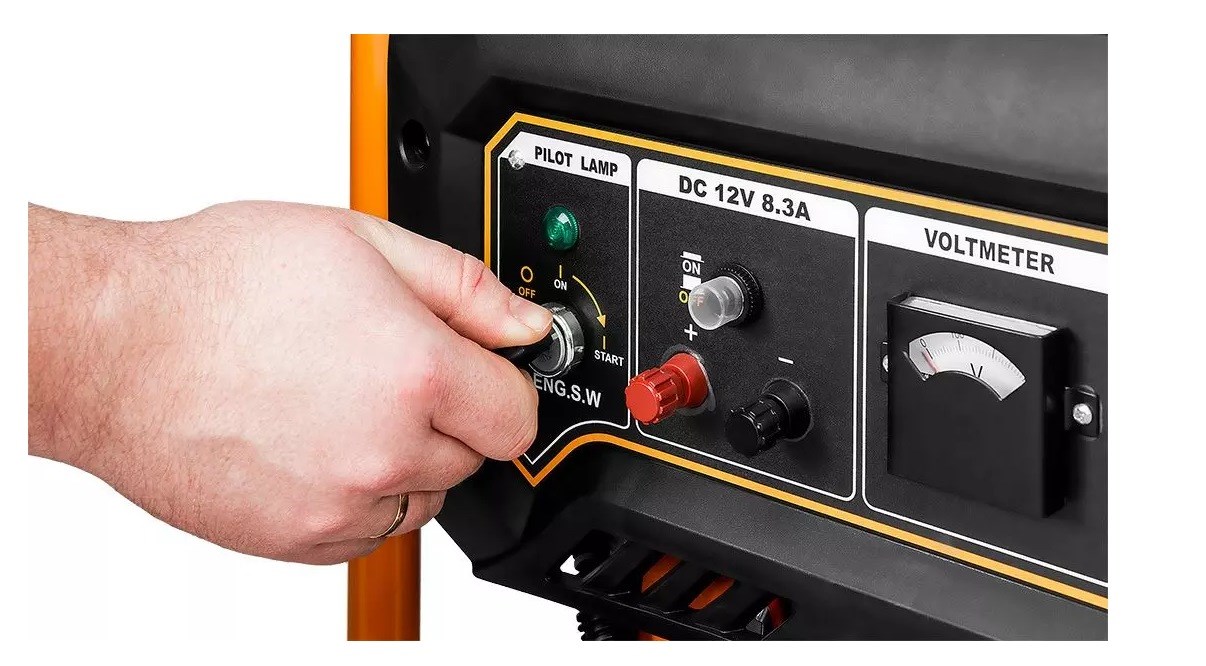 Benzinski agregat NEO TOOLS 04-730 (2800/3000 W, 4-taktni motor 208 cm³, 2 x 230 V i 1 x 12 V, spremnik 15 l)-4
