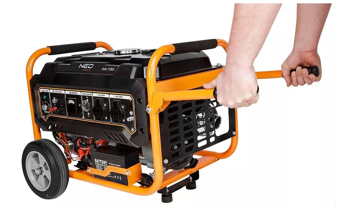 Benzinski agregat NEO TOOLS 04-730 (2800/3000 W, 4-taktni motor 208 cm³, 2 x 230 V i 1 x 12 V, spremnik 15 l)-6