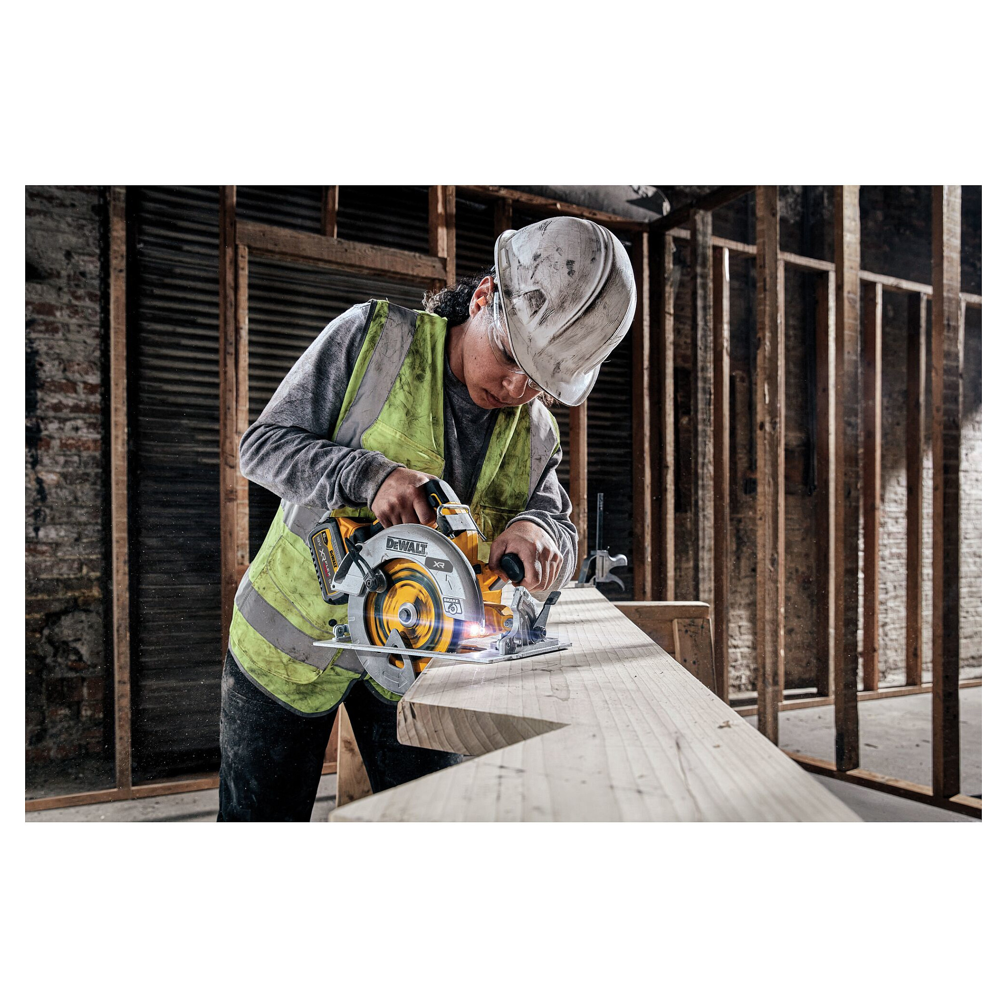 Pilarka DEWALT FLEXVOLT ADVANTAGE 190mm TSTAK DCS573NT (18V)-13