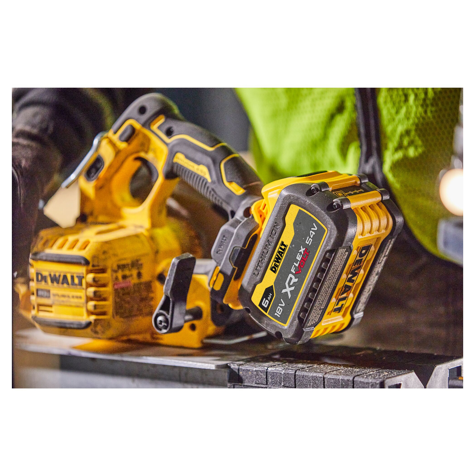 Pilarka DEWALT FLEXVOLT ADVANTAGE 190mm TSTAK DCS573NT (18V)-16