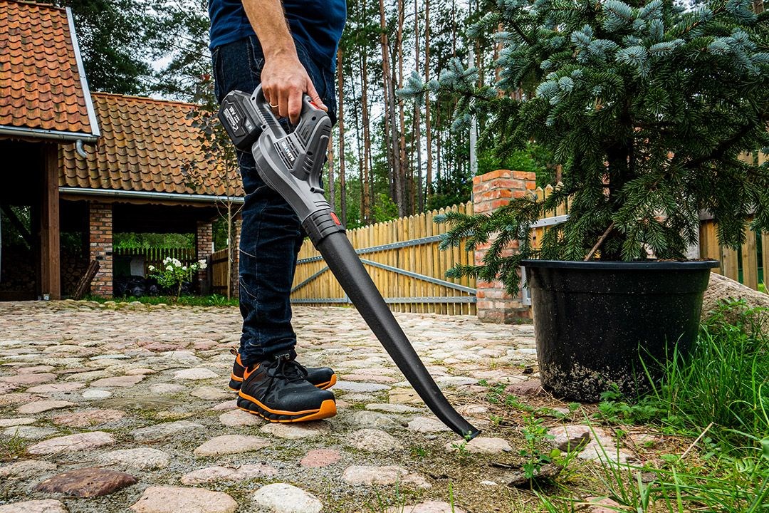 Akumulatorski puhač lišća GRAPHITE ENERGY+ 58G031 (18V, bez baterije)-1