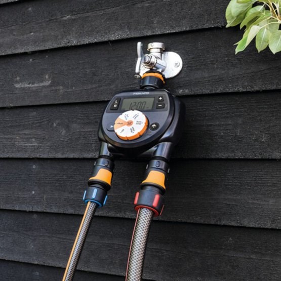 Digitalni tajmer za navodnjavanje FISKARS 1054792 crna boja-4