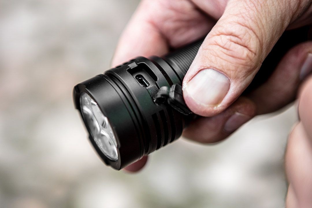 OSRAM P9 LED USB Rechargeable Flashlight 3300 lm-4