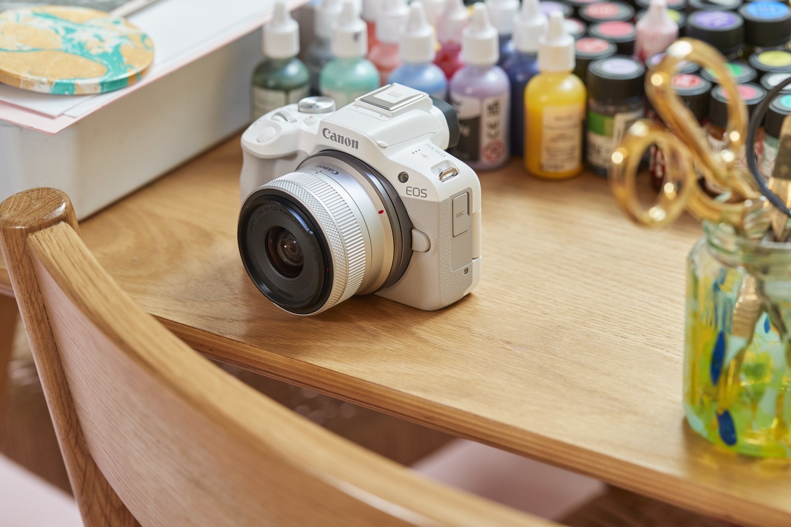 Bezrcalni fotoaparat CANON EOS R50 (White, RF-S 18-45mm Kit)-16