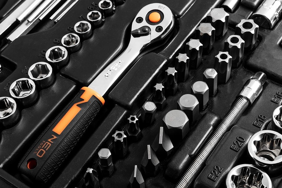 Set nasadnih ključeva NEO TOOLS 08-681 (1/2", 3/8", 1/4", 233 komada, CrV)-11