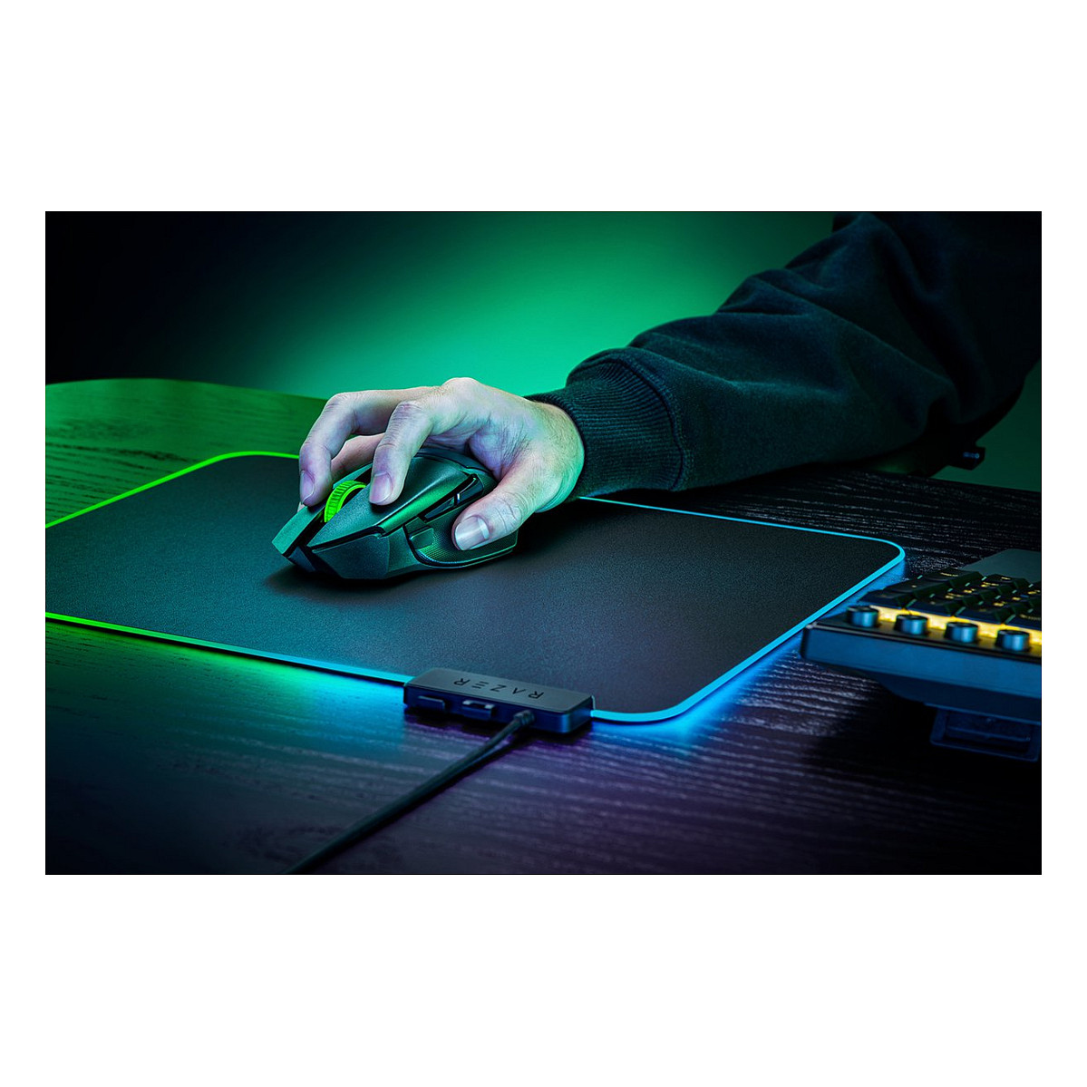 Miš RAZER Basilisk V3 X HyperSpeed powerd (ergonomski, 18000 DPI, Bluetooth, 7 tipki, crna boja)-8
