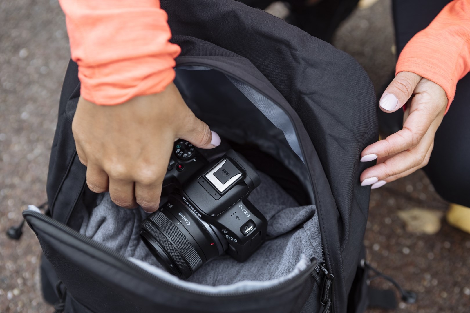 Canon EOS R50, Black + RF-S 18-45 IS STM + RF-S 55-210mm F5-7.1 IS STM Kit MILC 24.2 MP CMOS 6000 x 4000 pixels-10