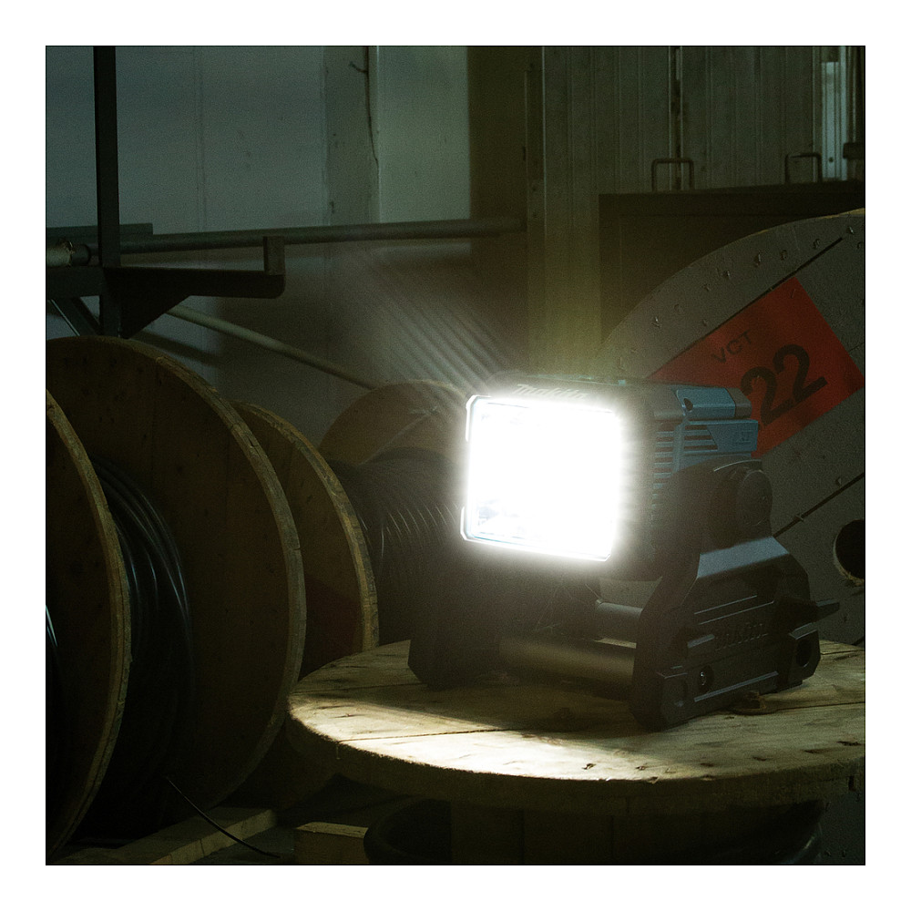 Lamp MAKITA DML811 (18V, 14,4V, LED, 1800lx, 3000lm, AC power)-9