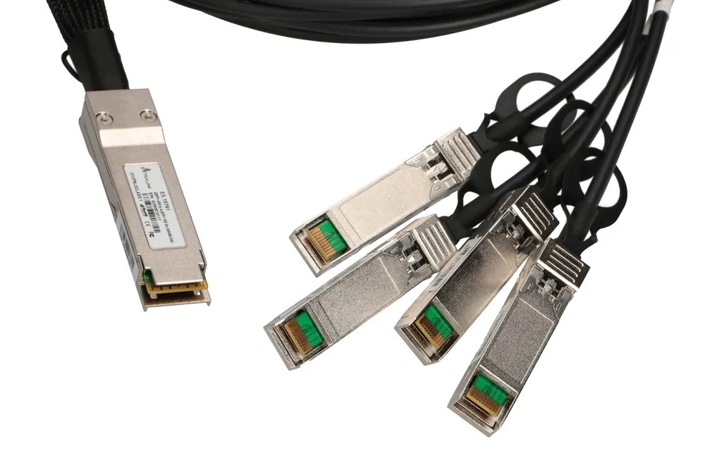 Mrežni kabel EXTRALINK QSFP+ na 4x SFP+ DAC 40Gbps 3m-1