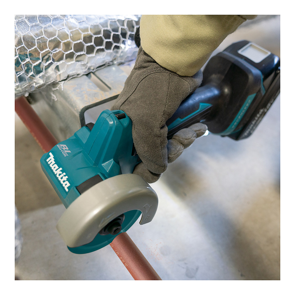 Akumulatorski rezač metala MAKITA 76mm 18V DMC300Z-18