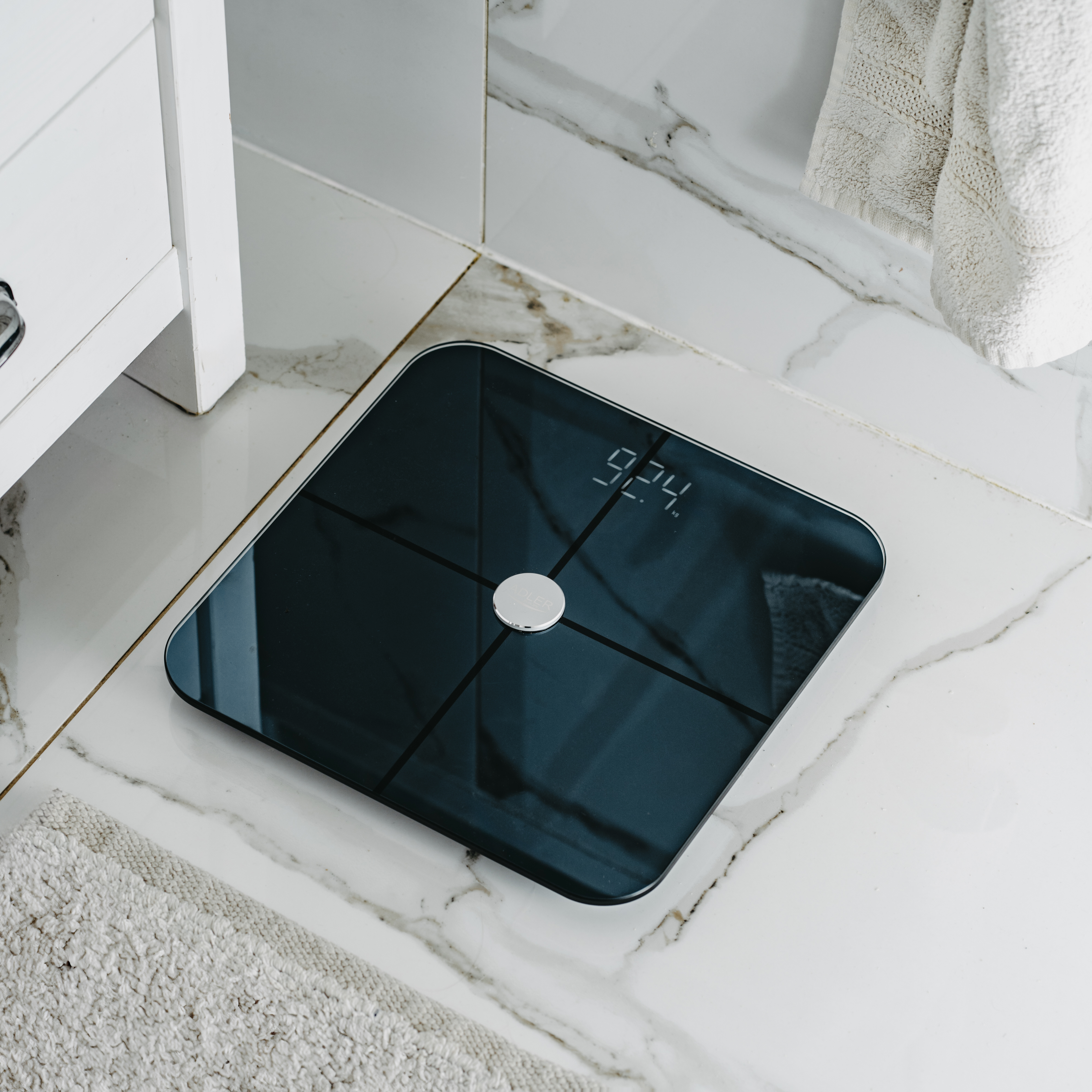Pametna osobna vaga ADLER AD 8187 (do 180 kg, BMI, Bluetooth) crna-1