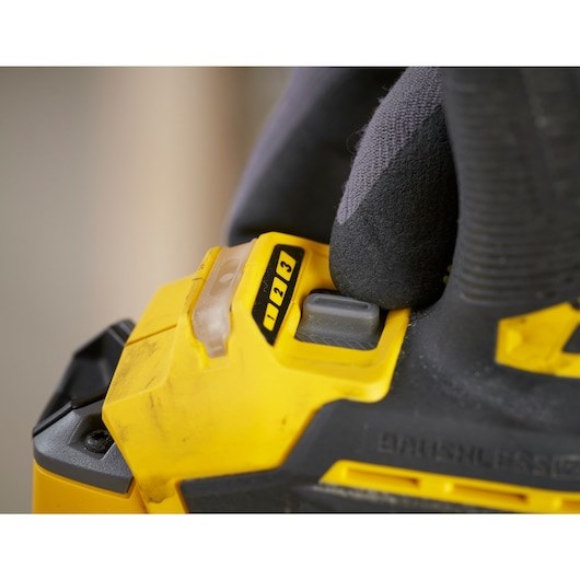 Akumulatorski udarni odvijač STANLEY FATMAX V20 SFMCF830B (18V, 203Nm, bez baterije)-9