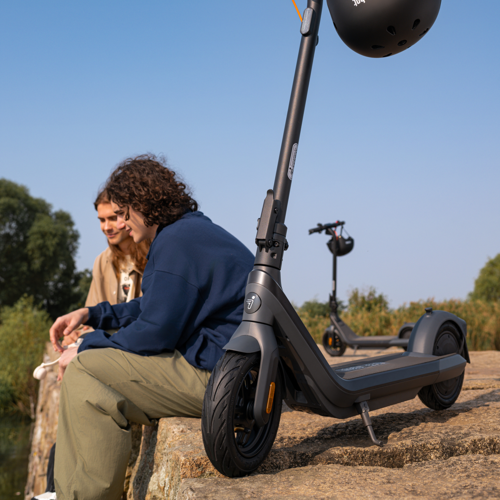 Električni romobil SEGWAY Ninebot E2 Pro E (10", nazvina snaga 350w, domet do 35 km, brzina do 25 km/h, nosivost 100 kg)-4