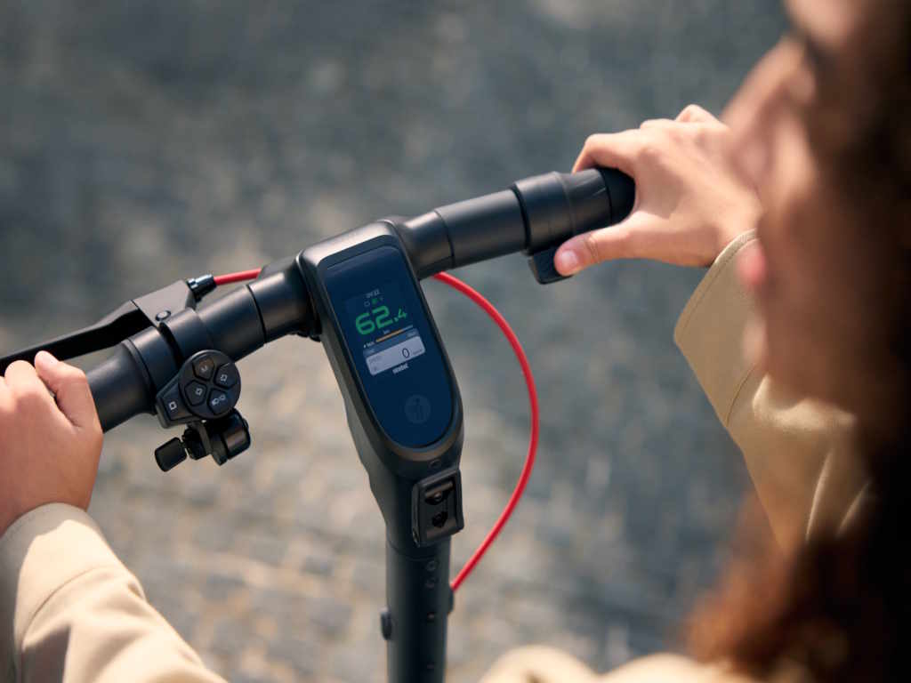 Električni romobil SEGWAY Ninebot F3 E (10", nazivna snaga 450w, domet do 70 km, brzina do 25 km/h, nosivost 120 kg)-5