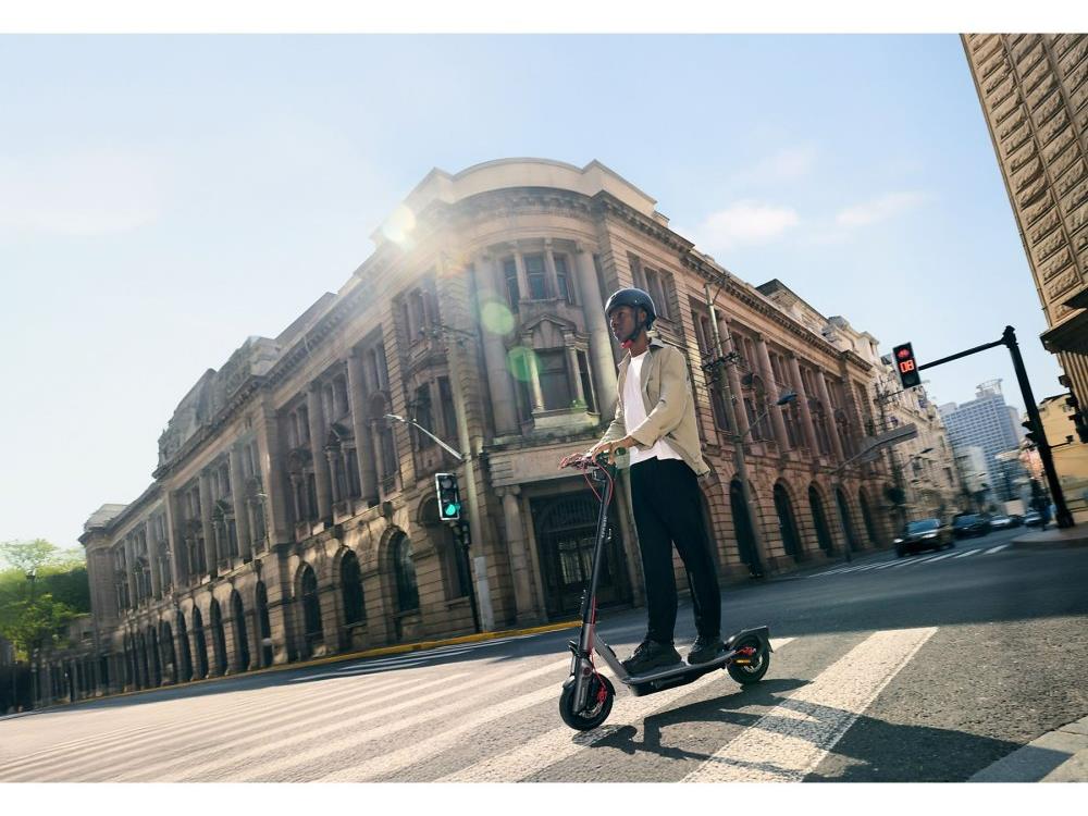 Električni romobil SEGWAY Ninebot F3 Pro E (10", domet do 70 km, nazivna snaga 550w, brzina do 25 km/h, nosivost 120 kg)-4