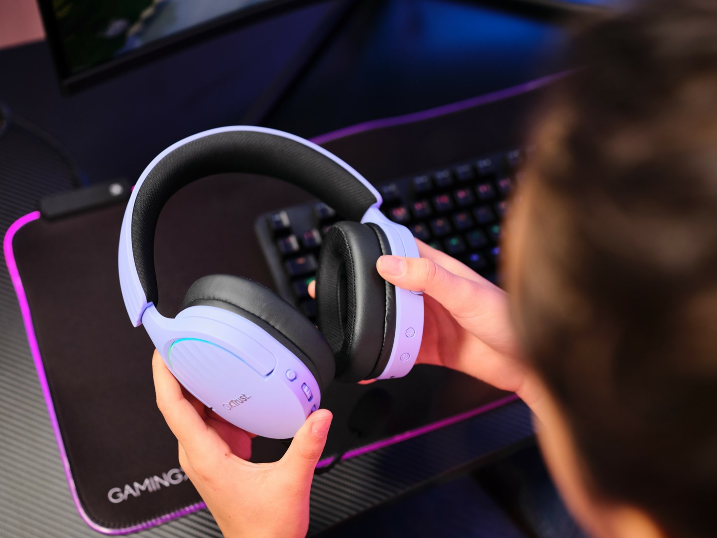 Headset TRUST GXT 491P FAYZO Wired & bežični Gaming USB Type-A Bluetooth Crna, Ljubičasta-14
