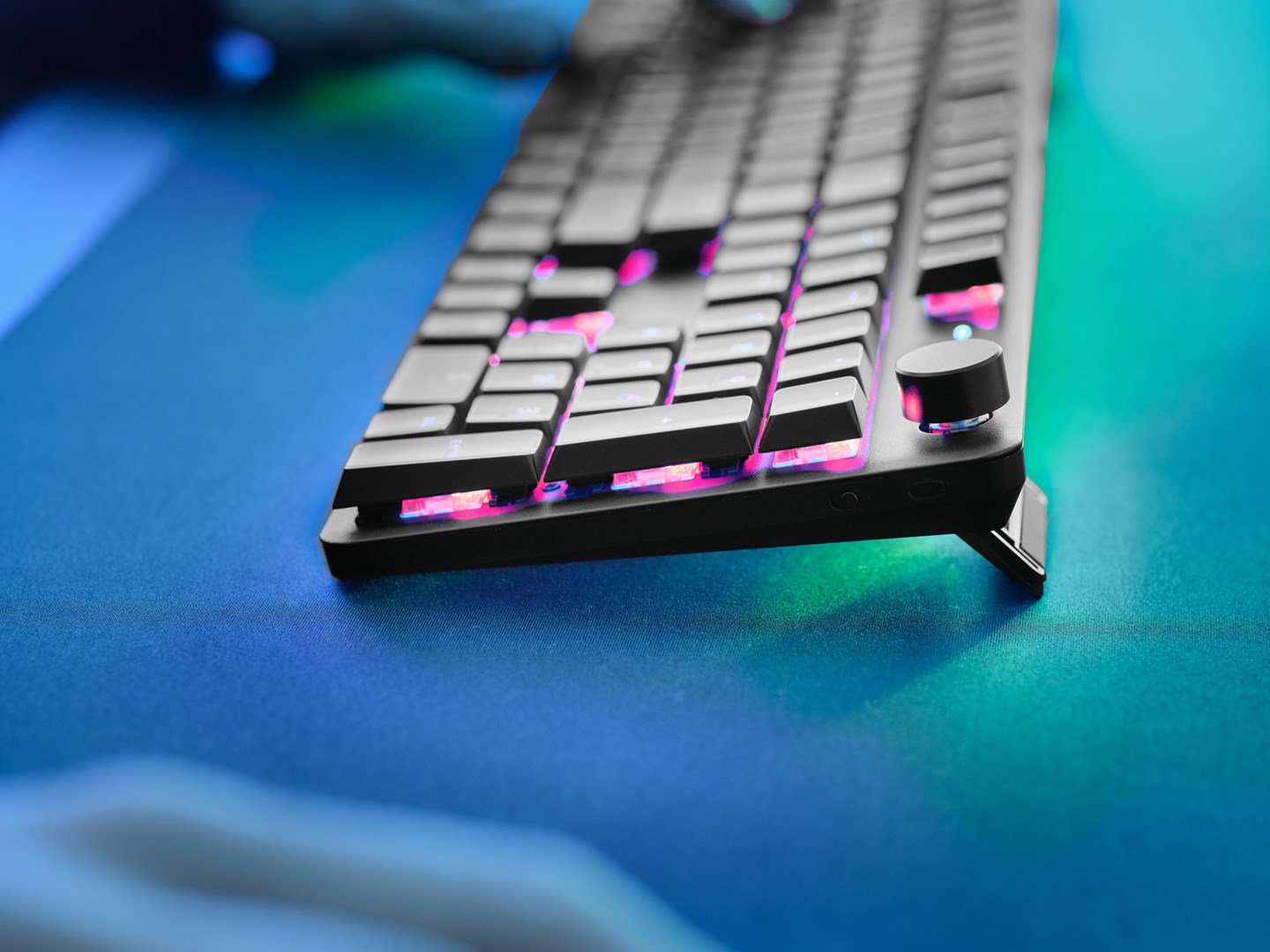 Tipkovnica TRUST GXT 868 TORIX bežična, gaming, US-12