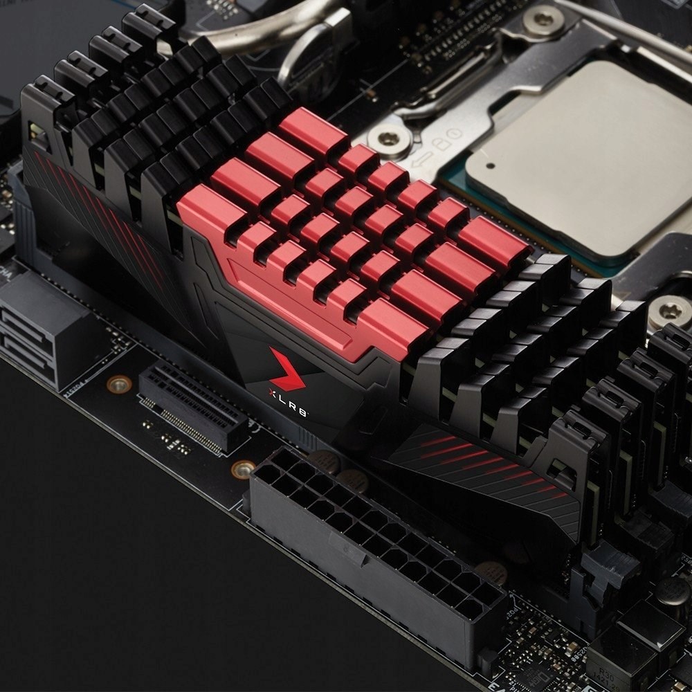 SODIMM Memorija PNY XLR8 Gaming 16GB DDR4 3200MHz CL22 (MD16GSD43200-TB)-1