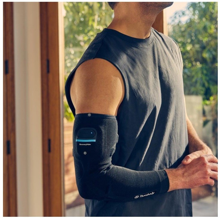 Ručni masažer Therabody RecoveryPulse Arm Sleeve Single Size M crna boja-2