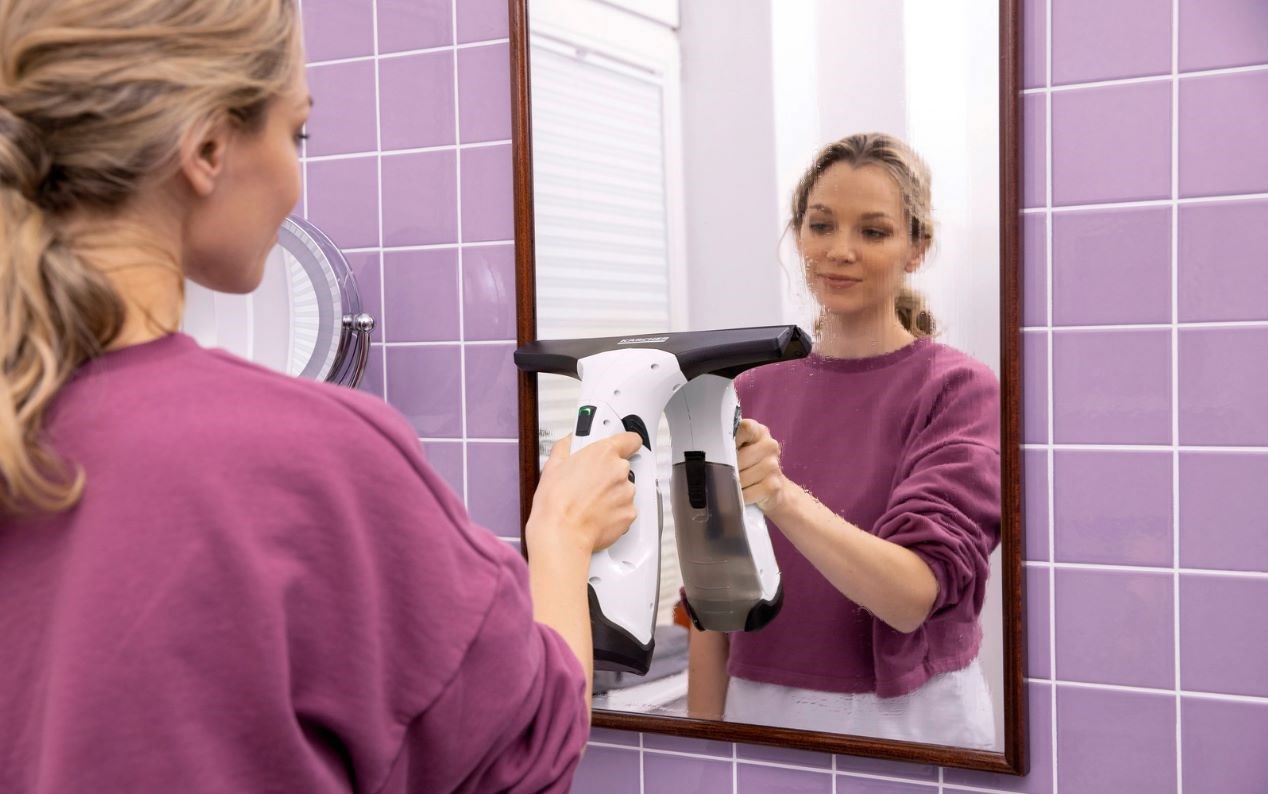 Myjka do okien KARCHER WV 2 Plus 1.633-640.0 (baterija, vrijeme rada 35 min, vrijeme punjenja 185 min, kapacitet spremnika za prljavu vodu 0.1 L)