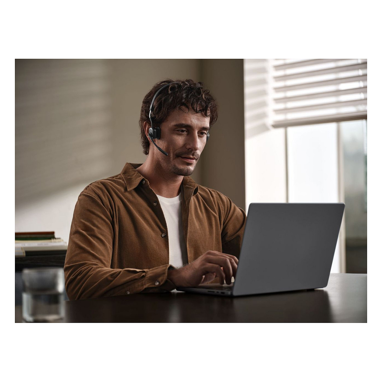 SHOKZ OpenMeet UC Wireless Bluetooth Bone Conduction Videoconferencing Headset with USB-A adapter-7