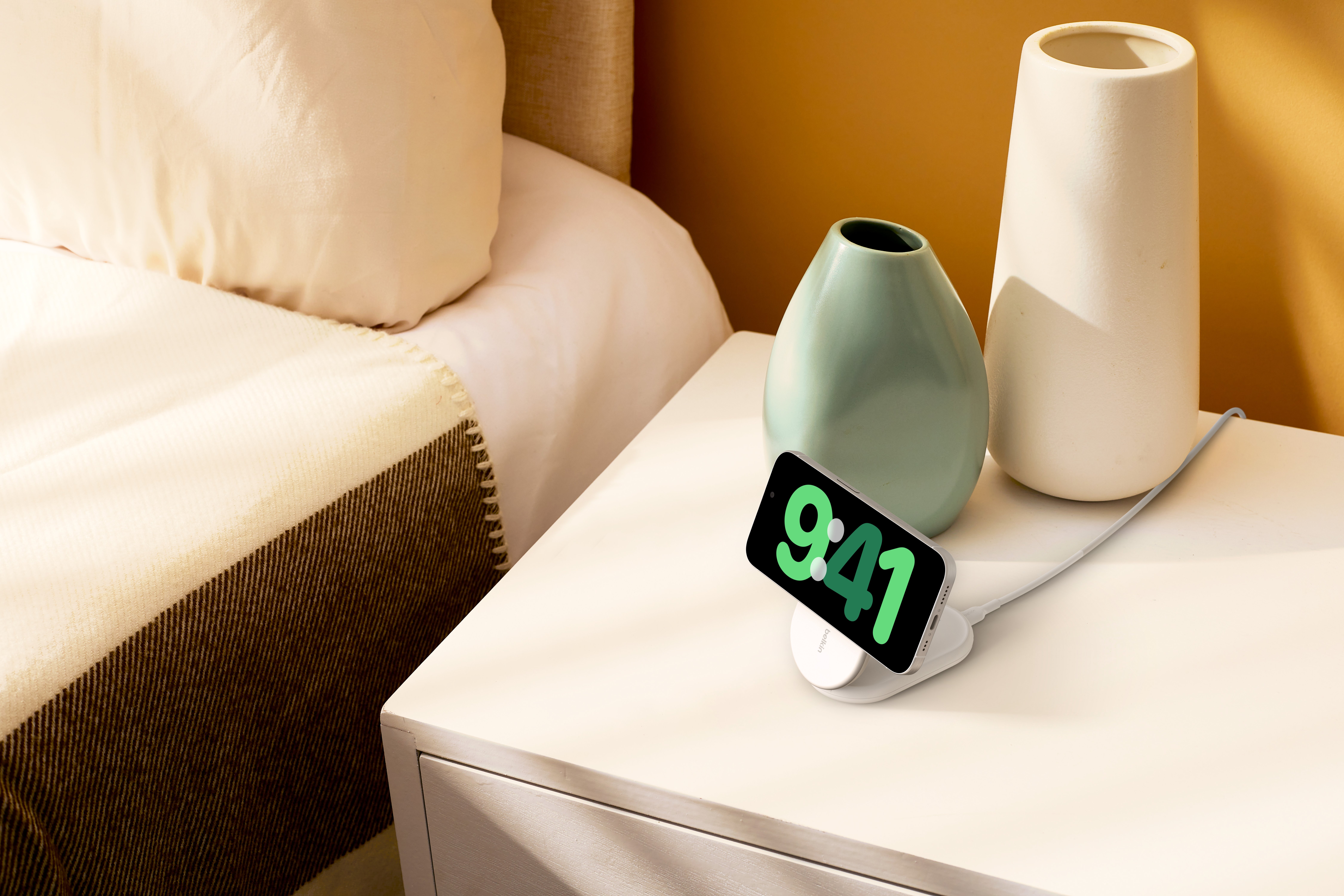 Punjač BELKIN BOOSTCHARGE Qi2 15w Magnetic Stand-2