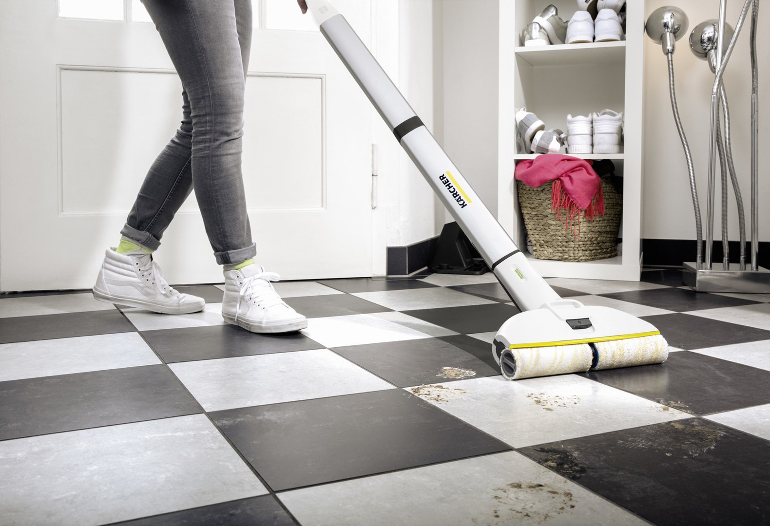 Usisavač KARCHER EWM 2 (baterija, mokro čišćenje, crna, bijela, žuta, 2.5 Ah)-4
