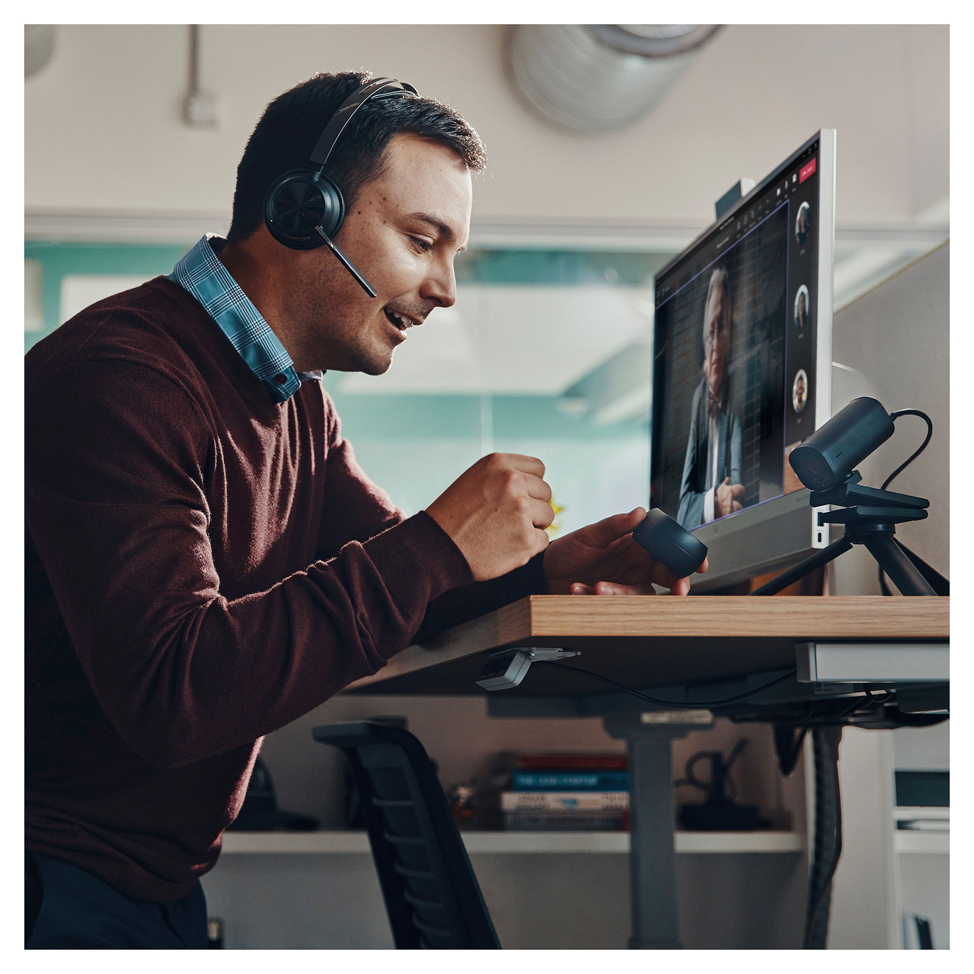 Headset HP Poly Voyager Focus 2-7