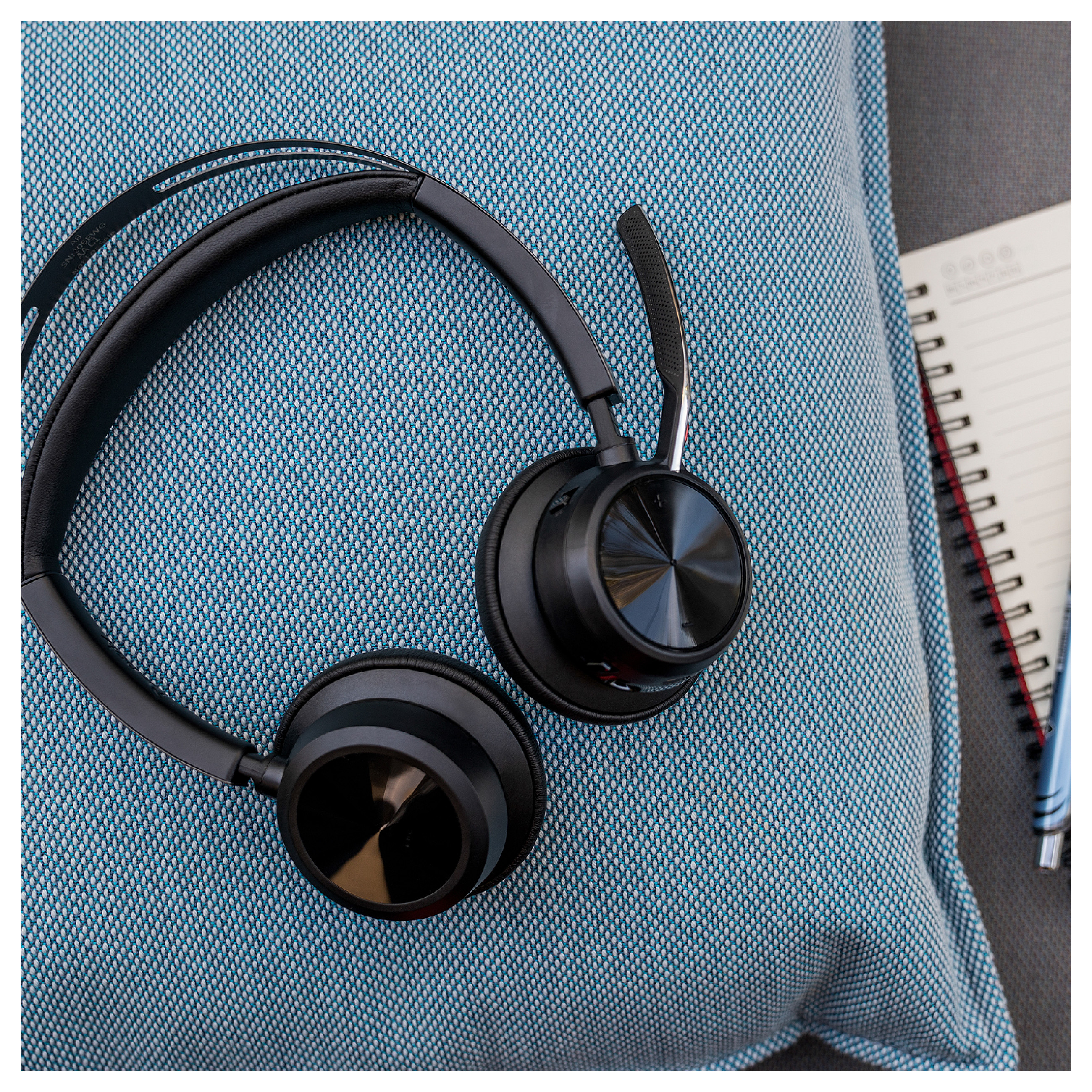 Headset HP Poly Voyager Focus 2-9