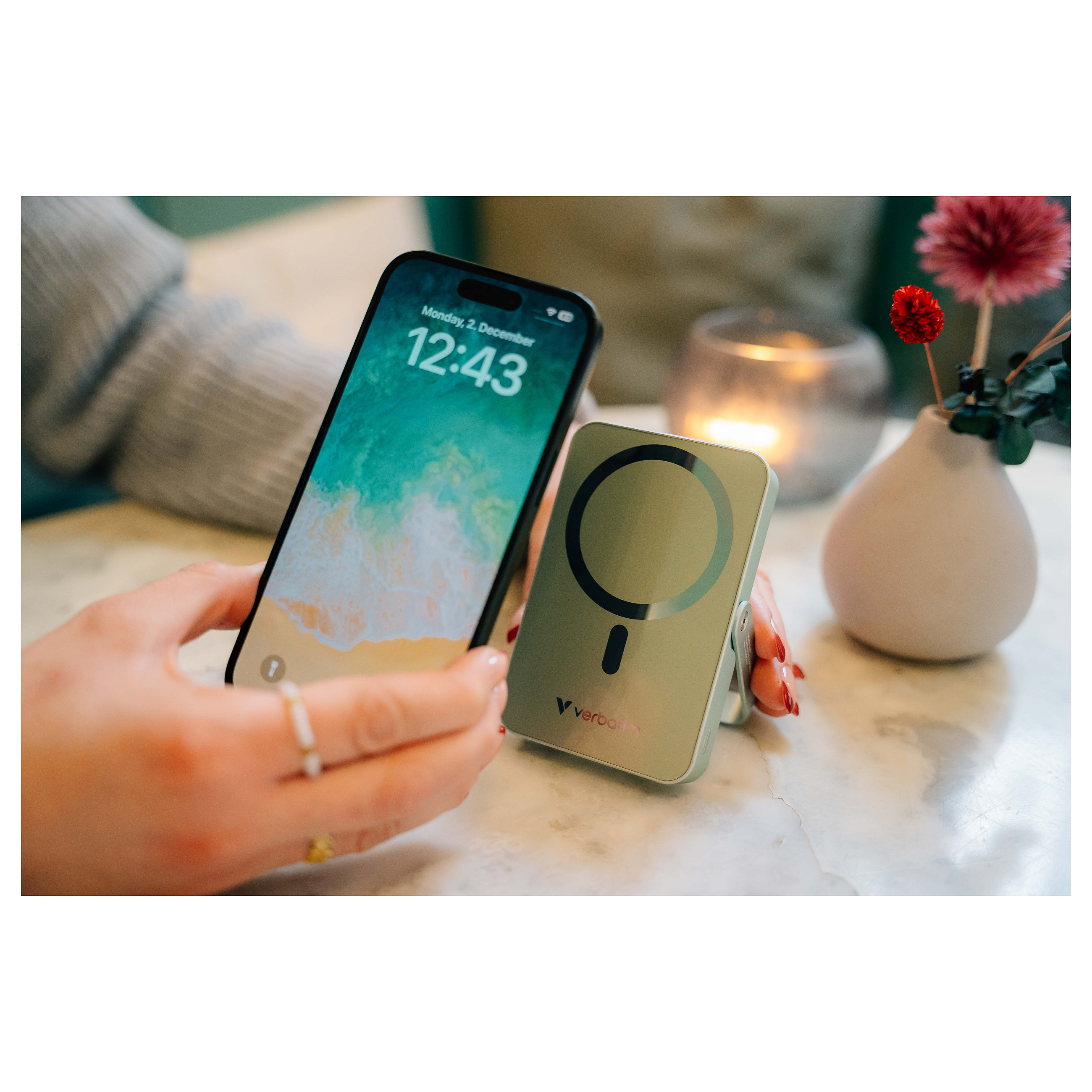 Powerbank VERBATIM Charge 'n' Go 10000mAh s postoljem, magnetsko bežično punjenje 15/20W, crni-4