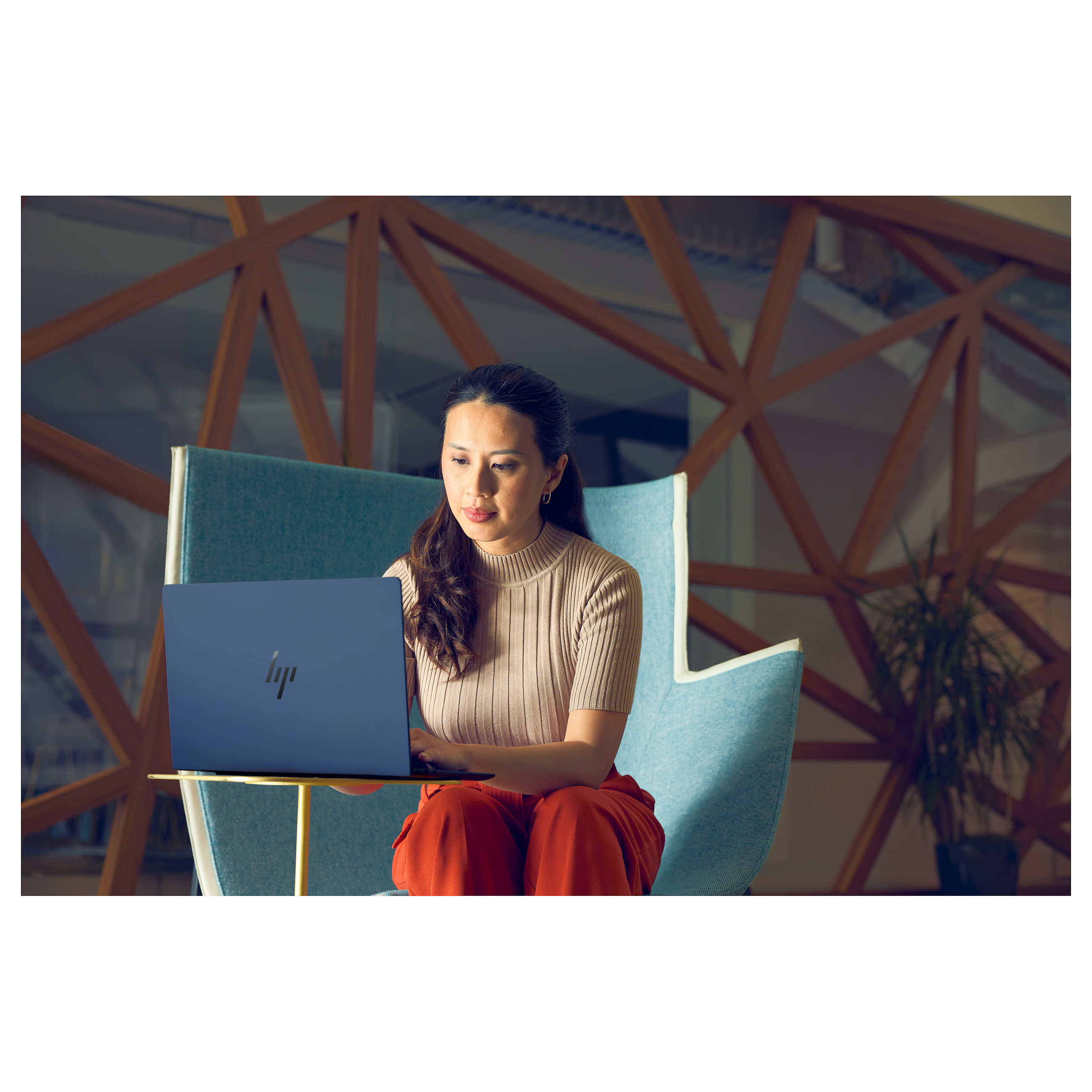 Laptop HP EliteBook Ultra G1i U7 258V (14 inča, OLED, Windows 11 Pro) – internacionalna non HR tipkovnica-18