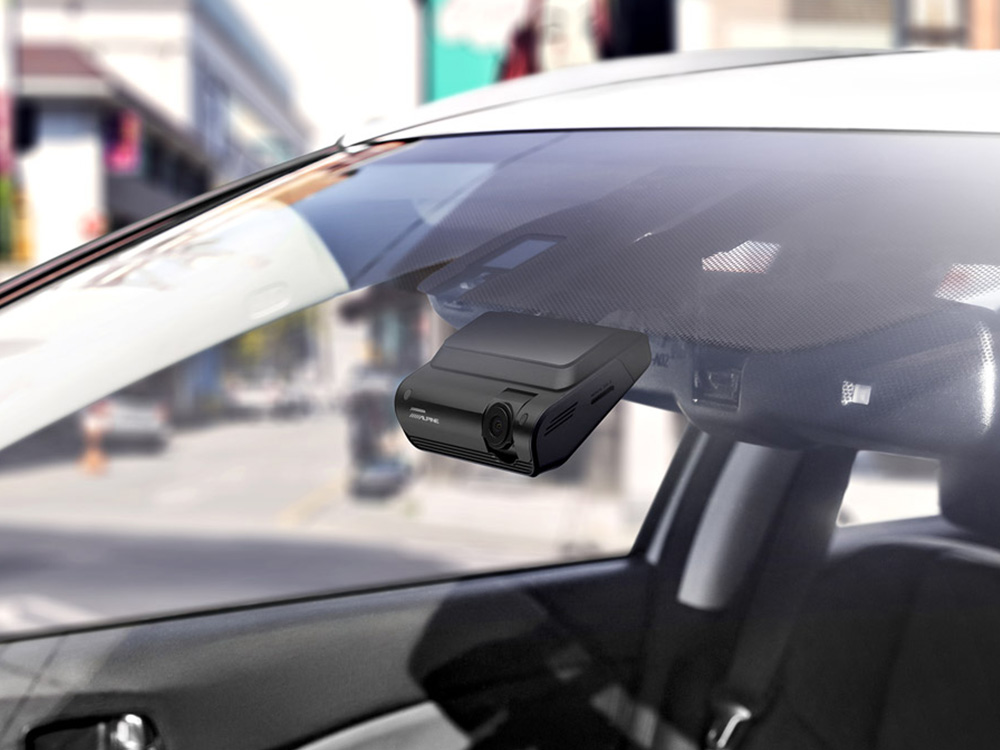 Kamera za snimanje vožnje ALPINE DVR-Q1000  (Connected Dash Cam -2K QHD)-1