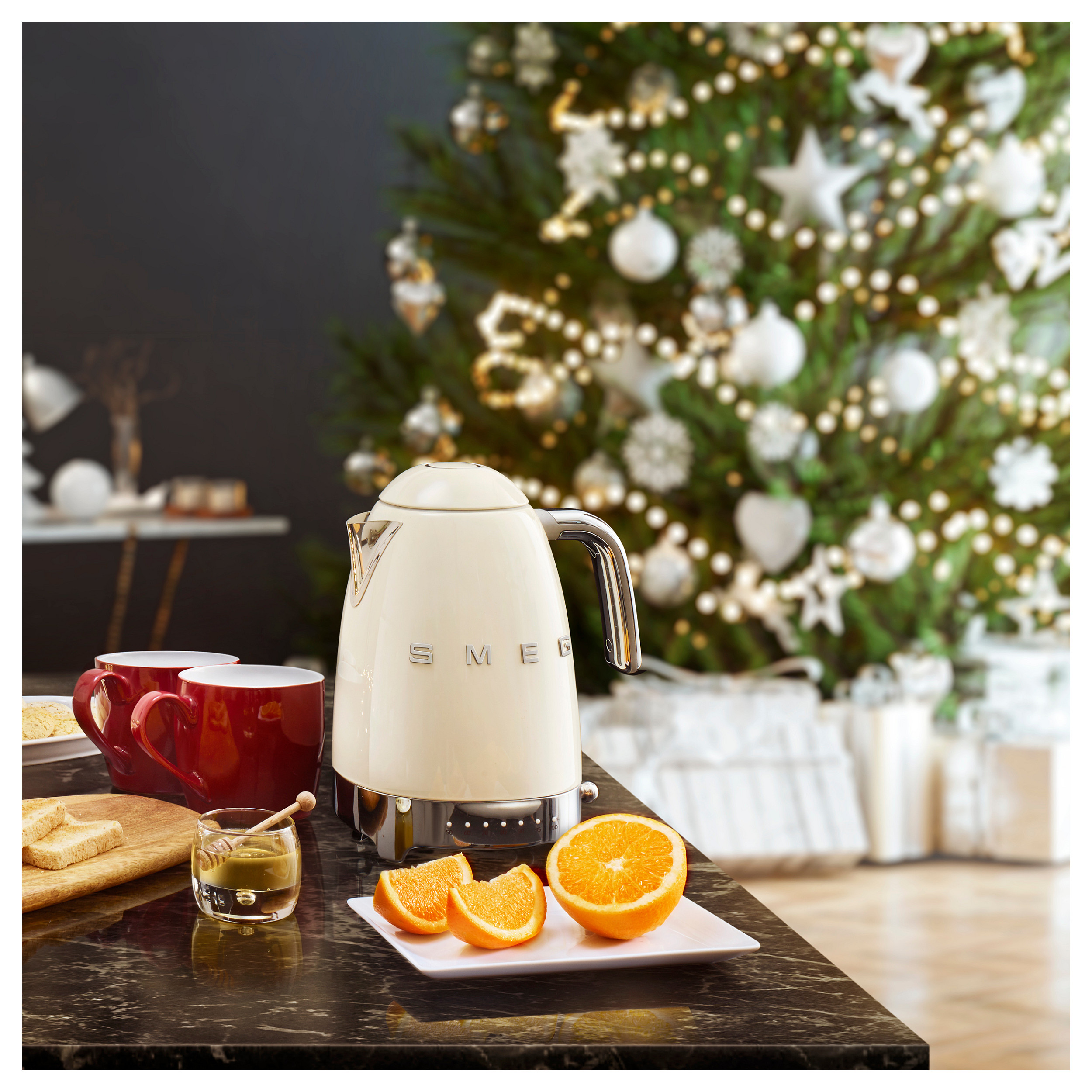 Kuhalo za vodu SMEG KLF03CREU (1.7 L, 2400 W, 50's Style, Krem)-2