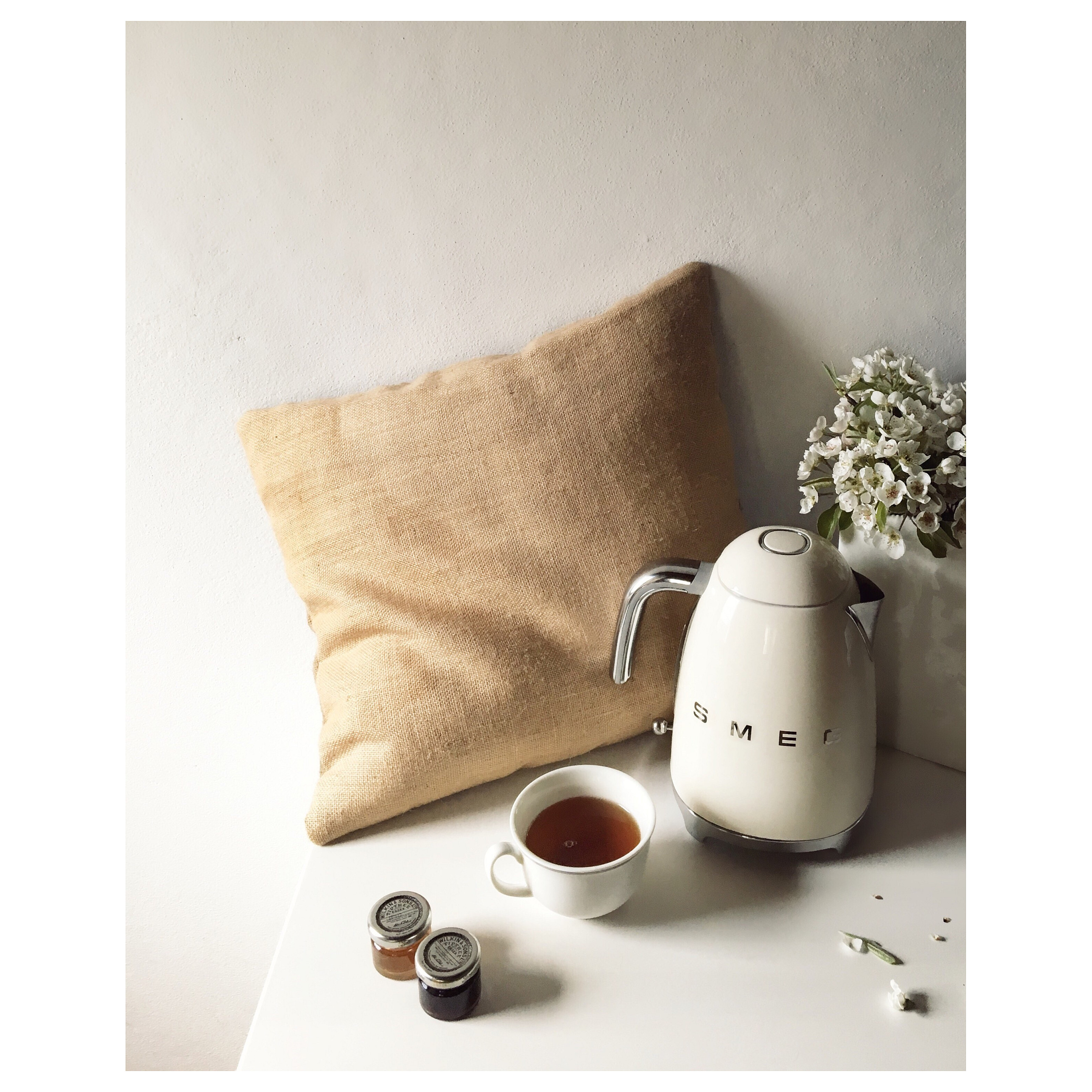 Kuhalo za vodu SMEG KLF03CREU (1.7 L, 2400 W, 50's Style, Krem)-7