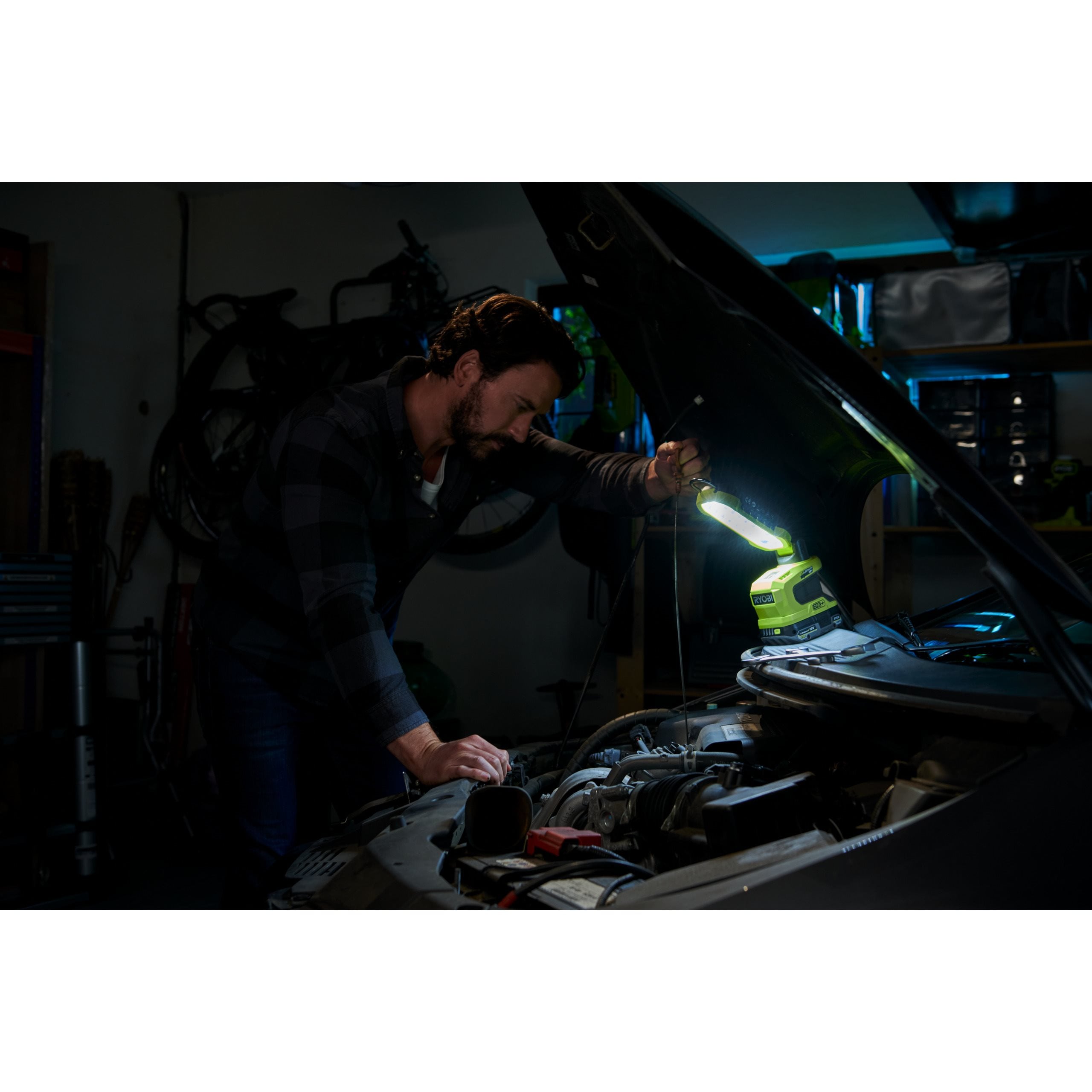 Akumulatorska LED lampa RYOBI 18V ONE+ R18ALP-0 (850 lumena, 360°, USB priključak)-4