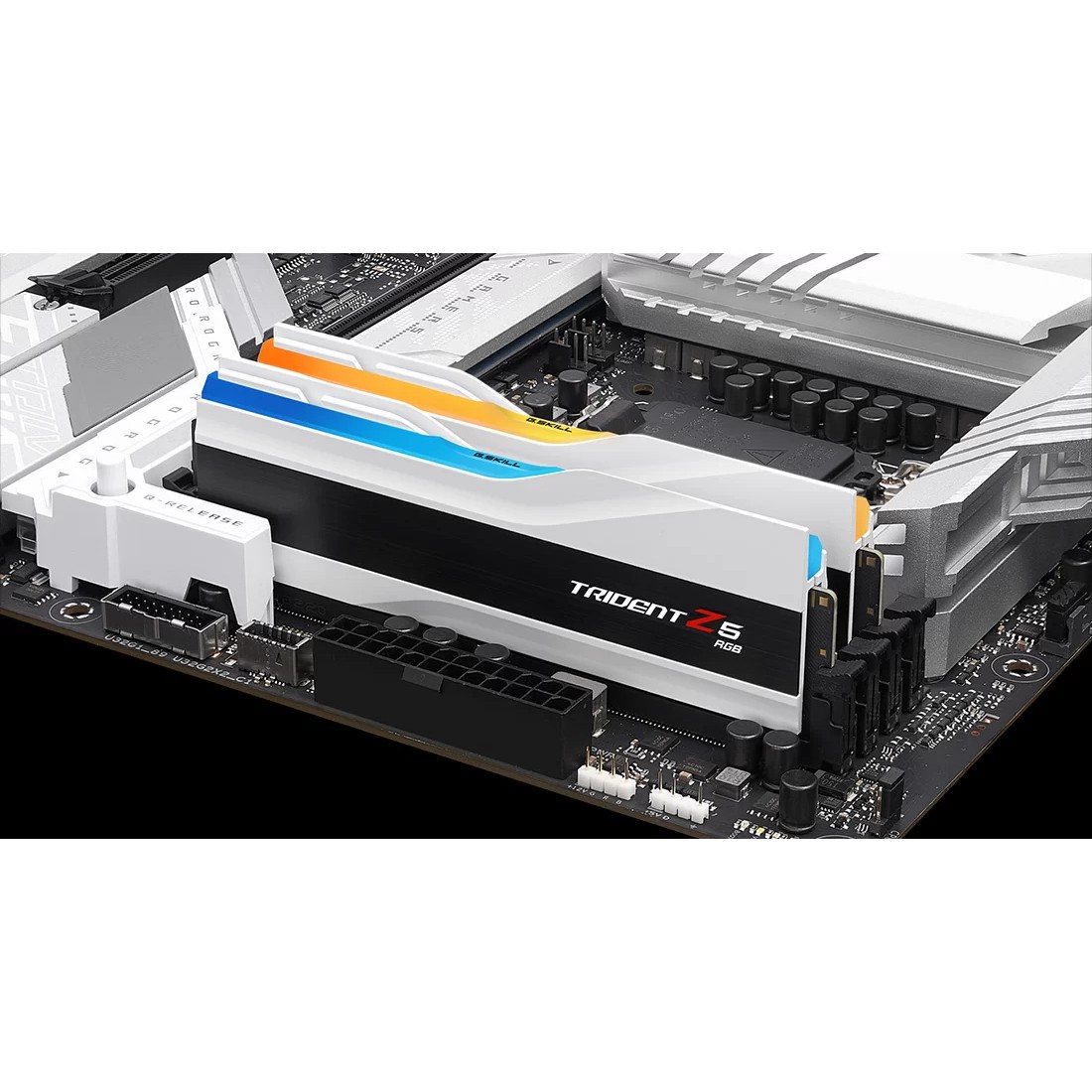 Memorijski modul G.SKILL Trident Z5 RGB (32 GB, 2 x 16 GB, DDR5, 6000 MHz)-5