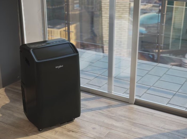 Portable air conditioner WHIRLPOOL PACF212HP B Black-2